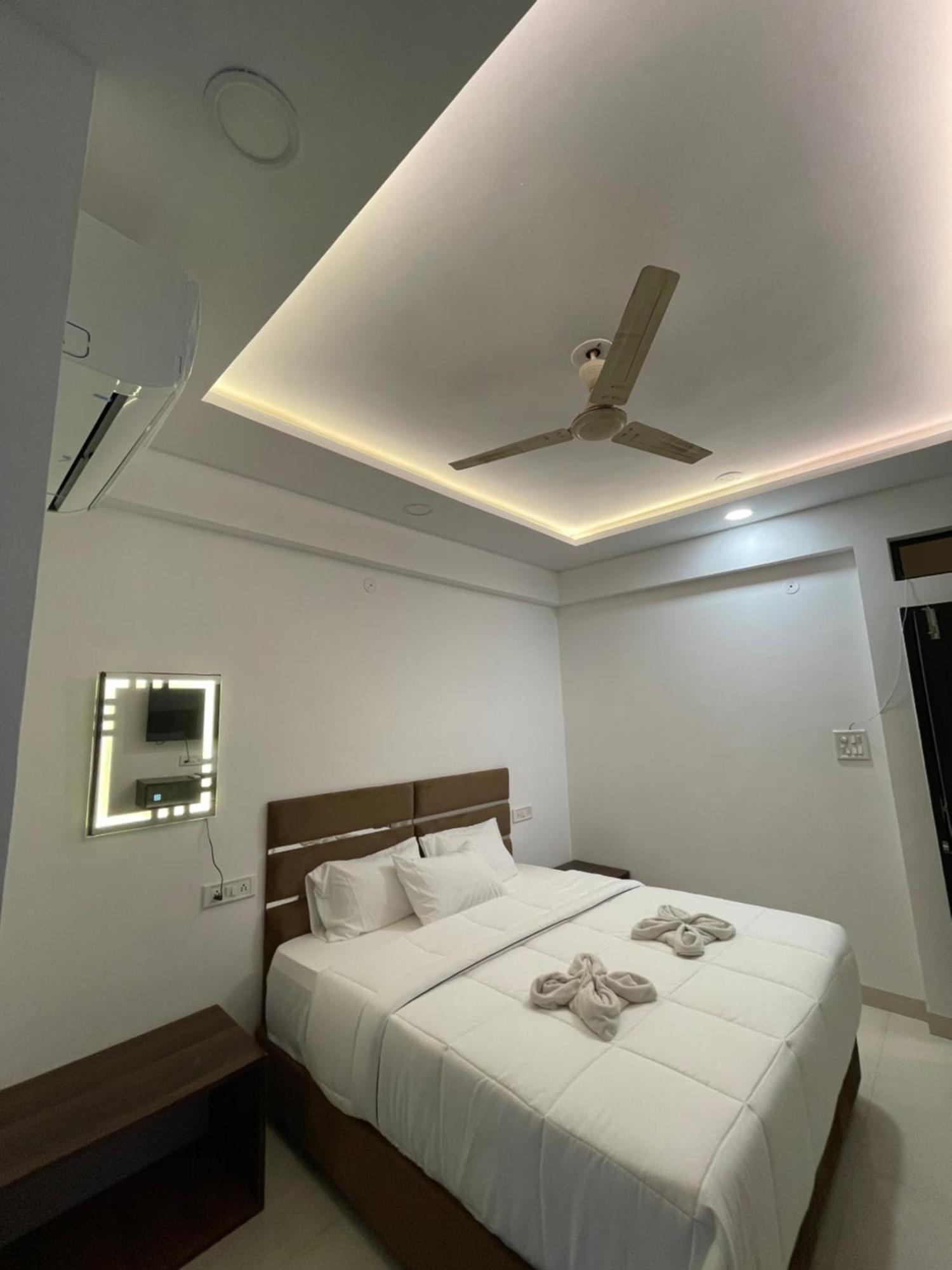 Hotel Kiwi Inn Vijaynagar Scheme 78 인도르 외부 사진