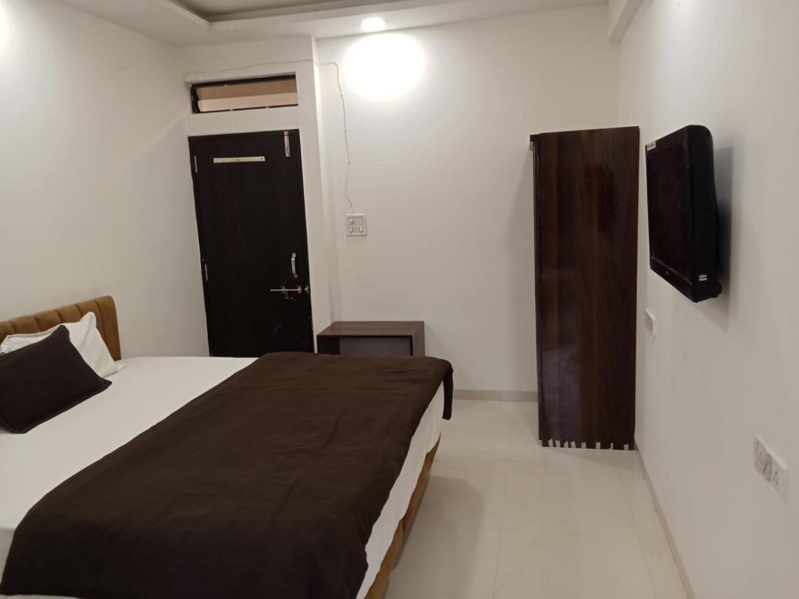 Hotel Kiwi Inn Vijaynagar Scheme 78 인도르 외부 사진