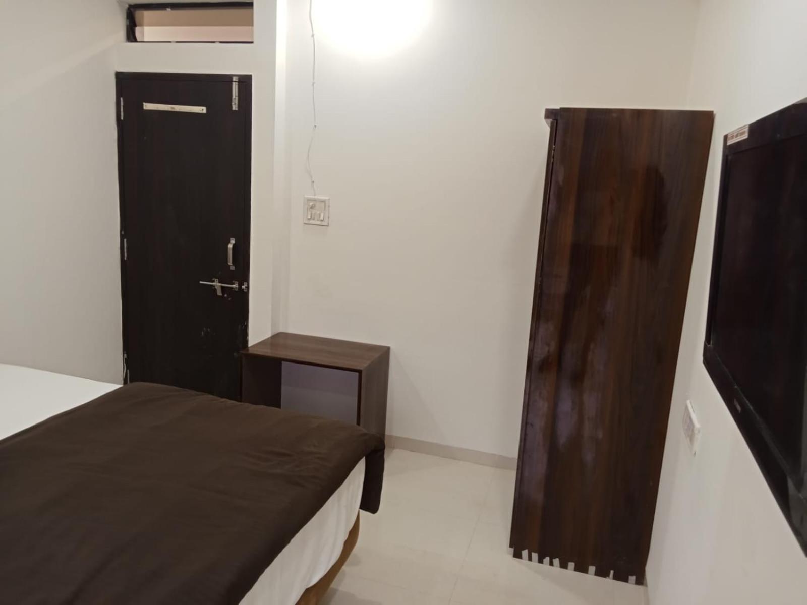 Hotel Kiwi Inn Vijaynagar Scheme 78 인도르 외부 사진