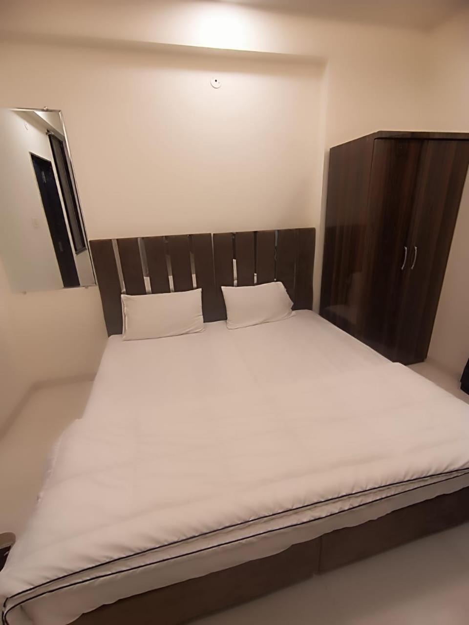 Hotel Kiwi Inn Vijaynagar Scheme 78 인도르 외부 사진