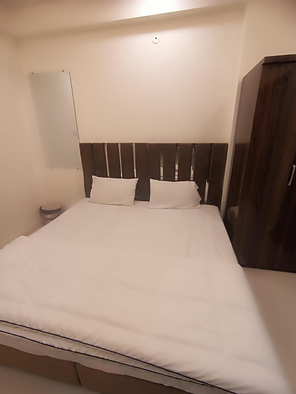 Hotel Kiwi Inn Vijaynagar Scheme 78 인도르 외부 사진