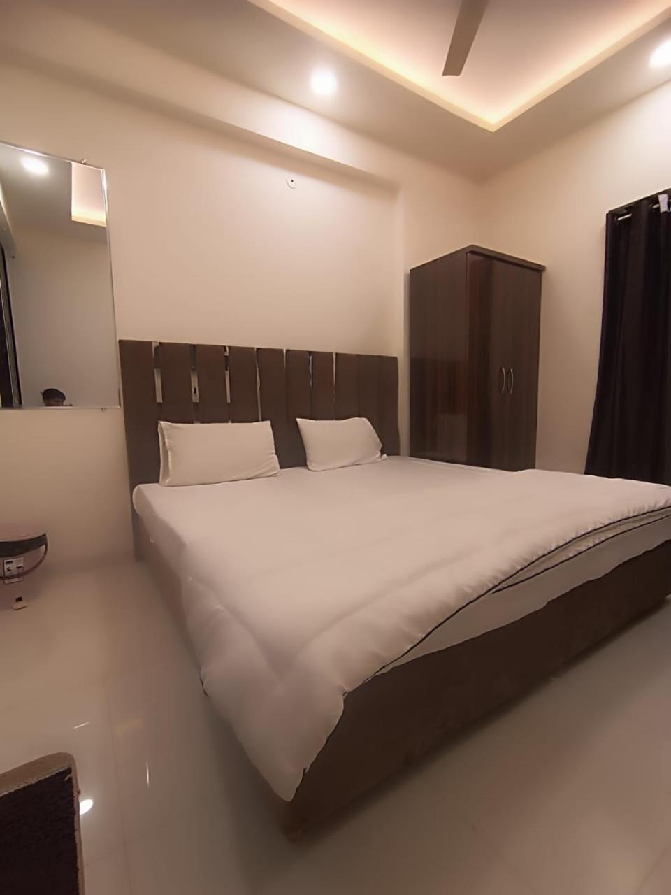 Hotel Kiwi Inn Vijaynagar Scheme 78 인도르 외부 사진