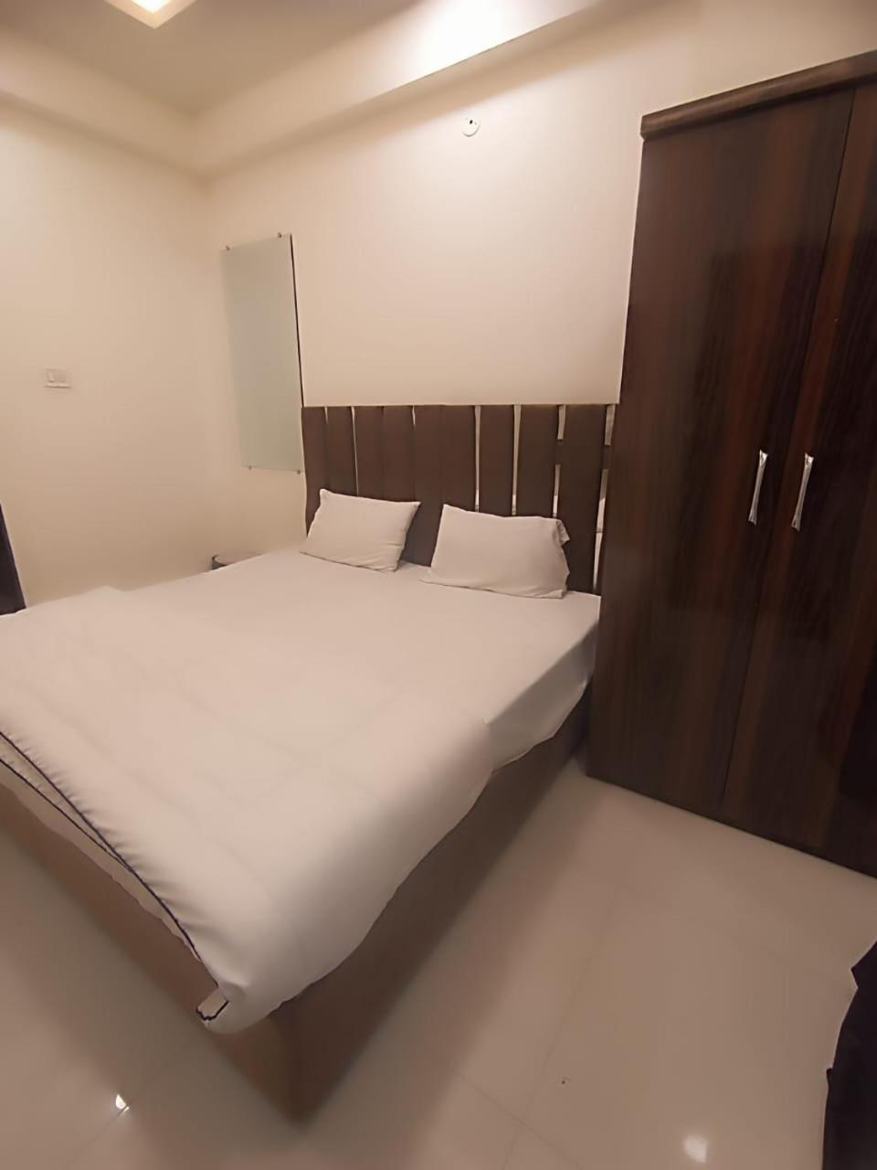 Hotel Kiwi Inn Vijaynagar Scheme 78 인도르 외부 사진