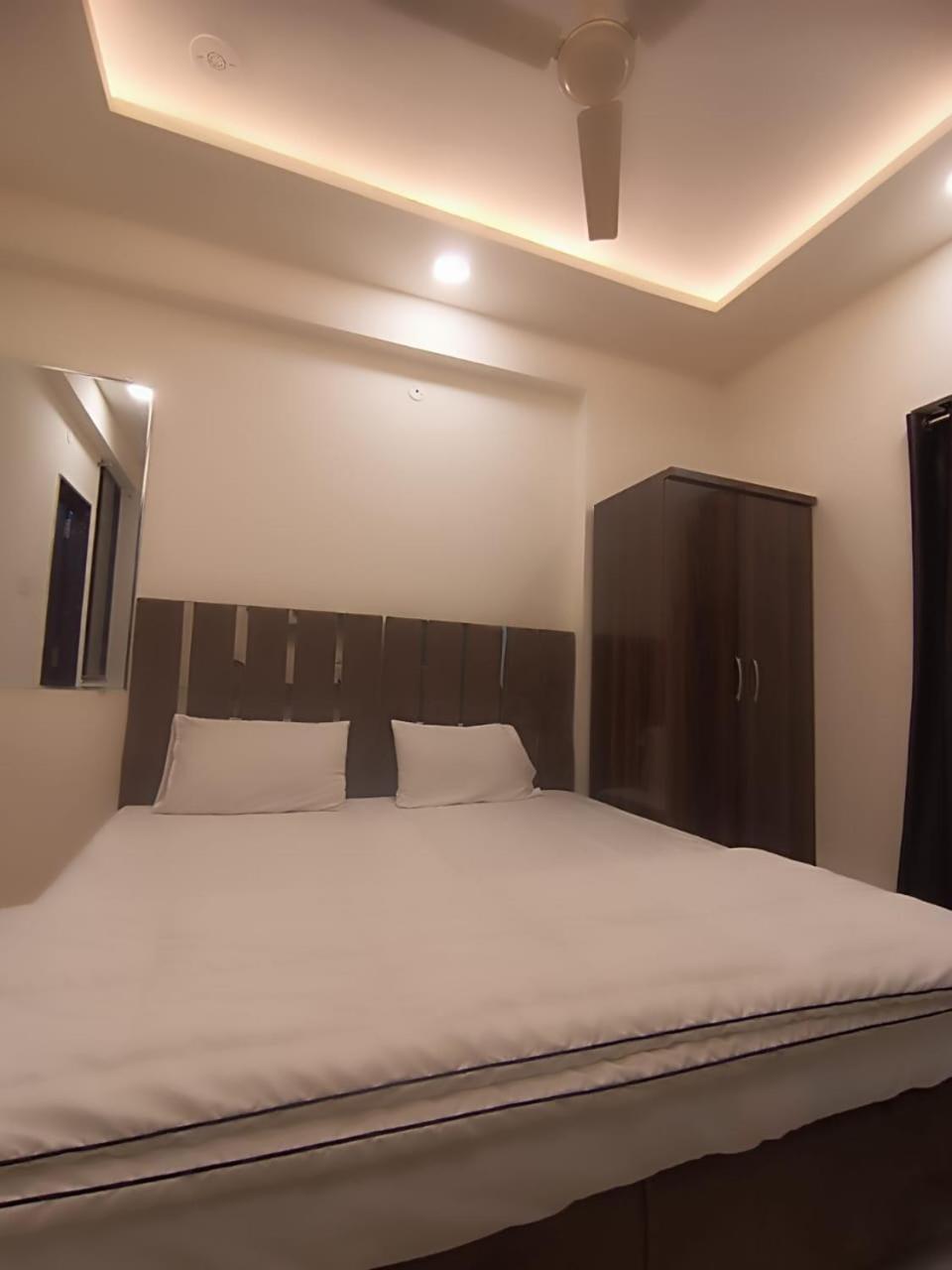 Hotel Kiwi Inn Vijaynagar Scheme 78 인도르 외부 사진