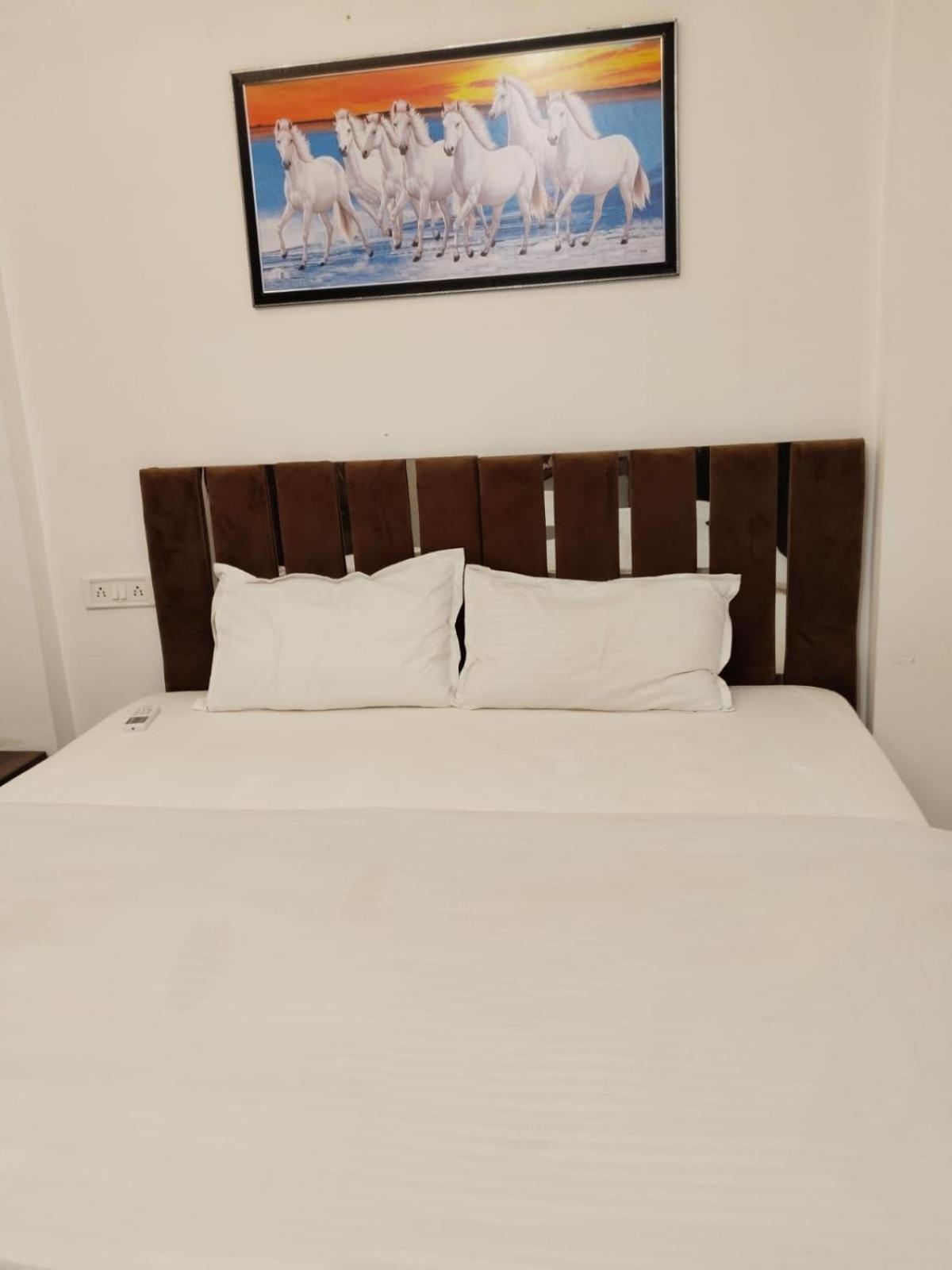 Hotel Kiwi Inn Vijaynagar Scheme 78 인도르 외부 사진