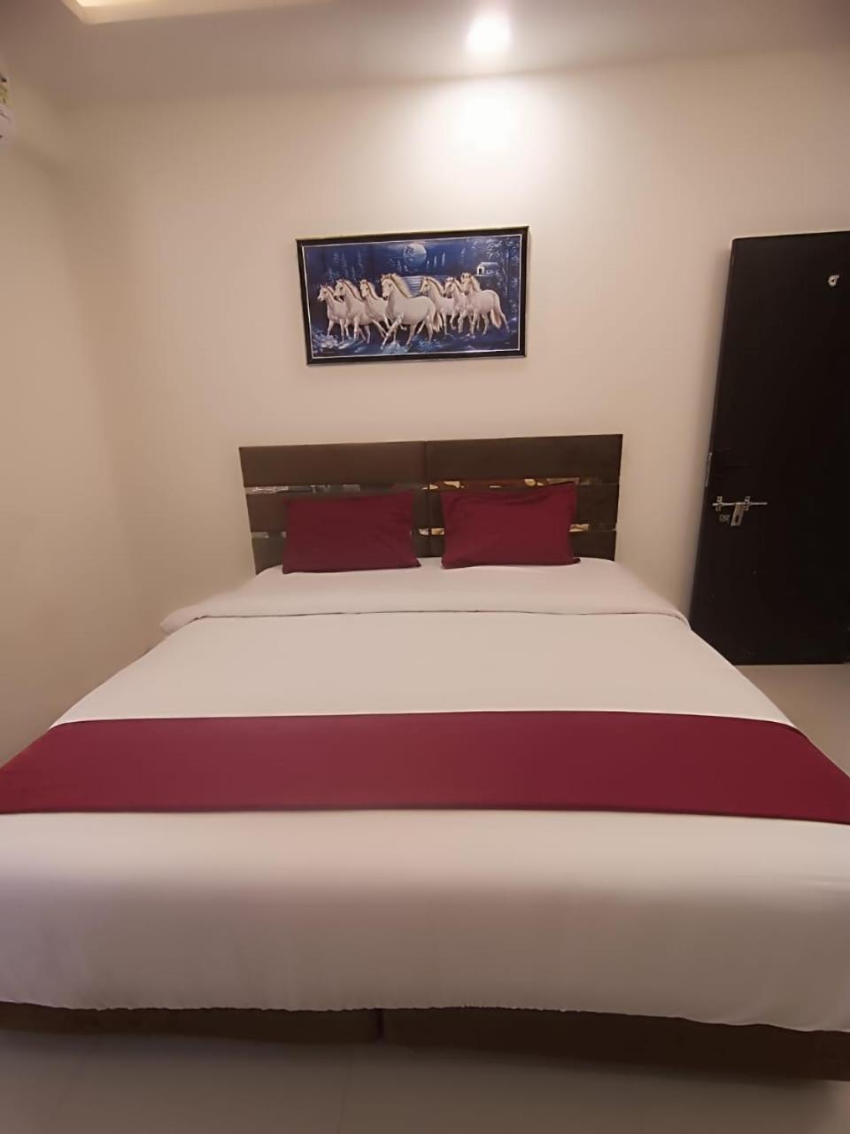 Hotel Kiwi Inn Vijaynagar Scheme 78 인도르 외부 사진