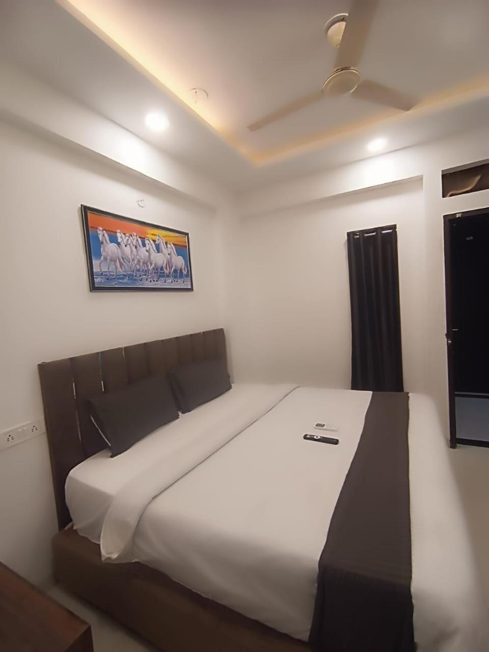 Hotel Kiwi Inn Vijaynagar Scheme 78 인도르 외부 사진
