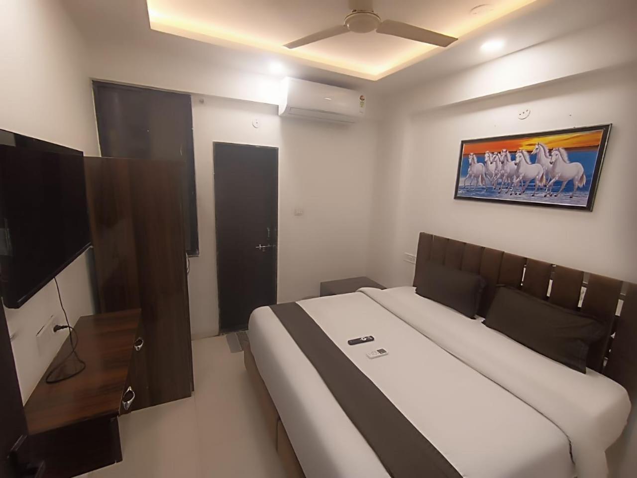 Hotel Kiwi Inn Vijaynagar Scheme 78 인도르 외부 사진
