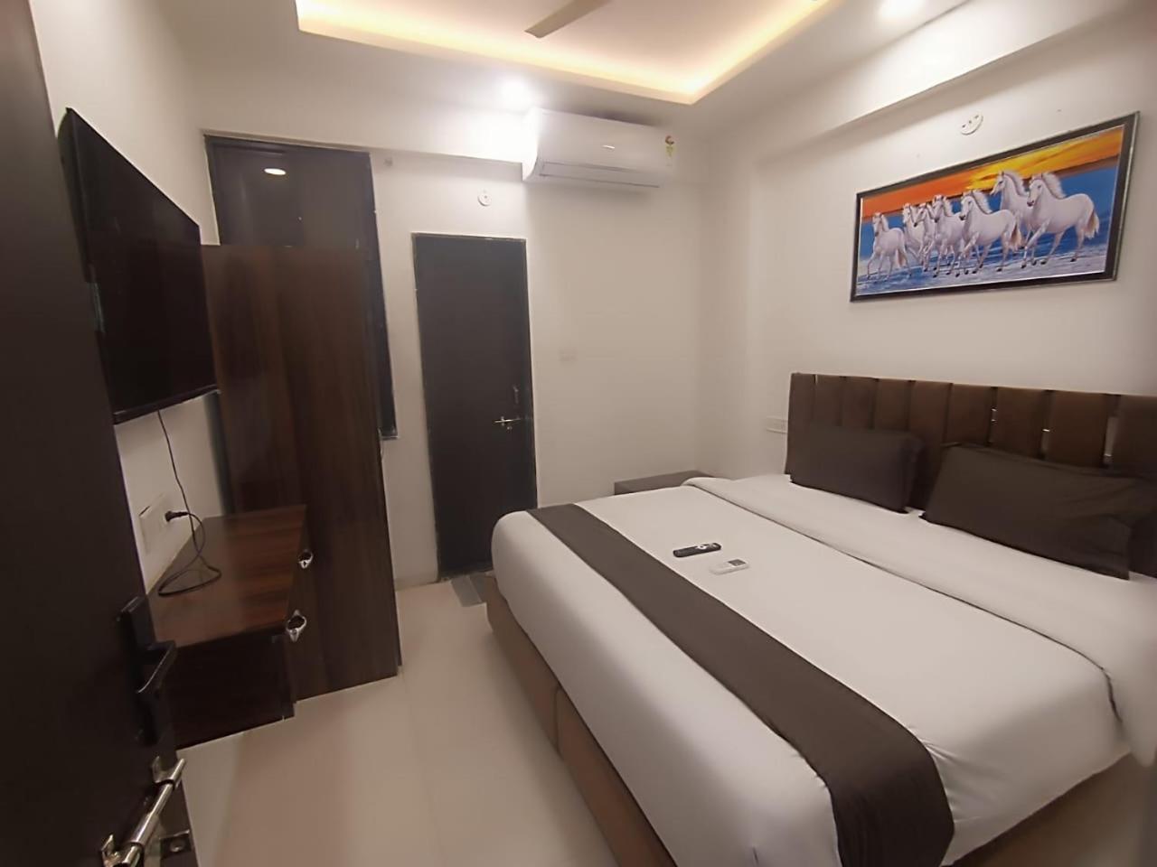 Hotel Kiwi Inn Vijaynagar Scheme 78 인도르 외부 사진