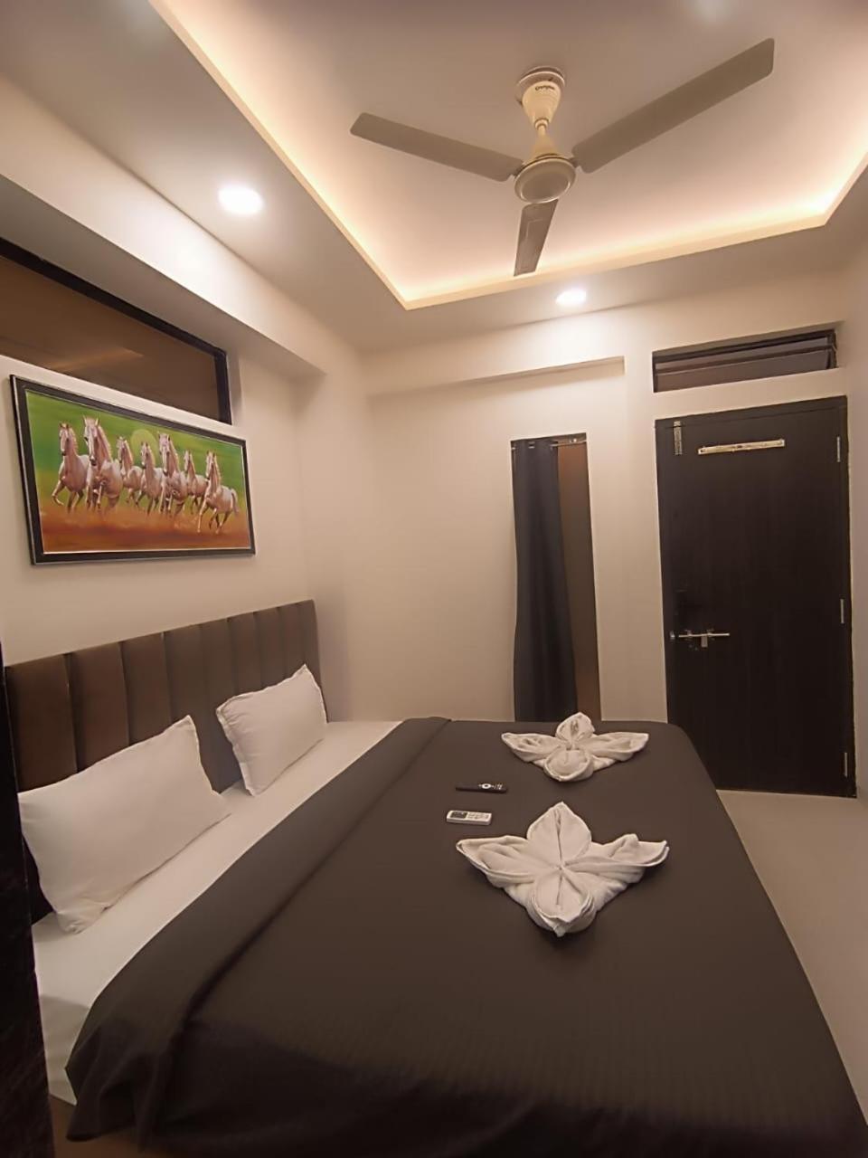 Hotel Kiwi Inn Vijaynagar Scheme 78 인도르 외부 사진